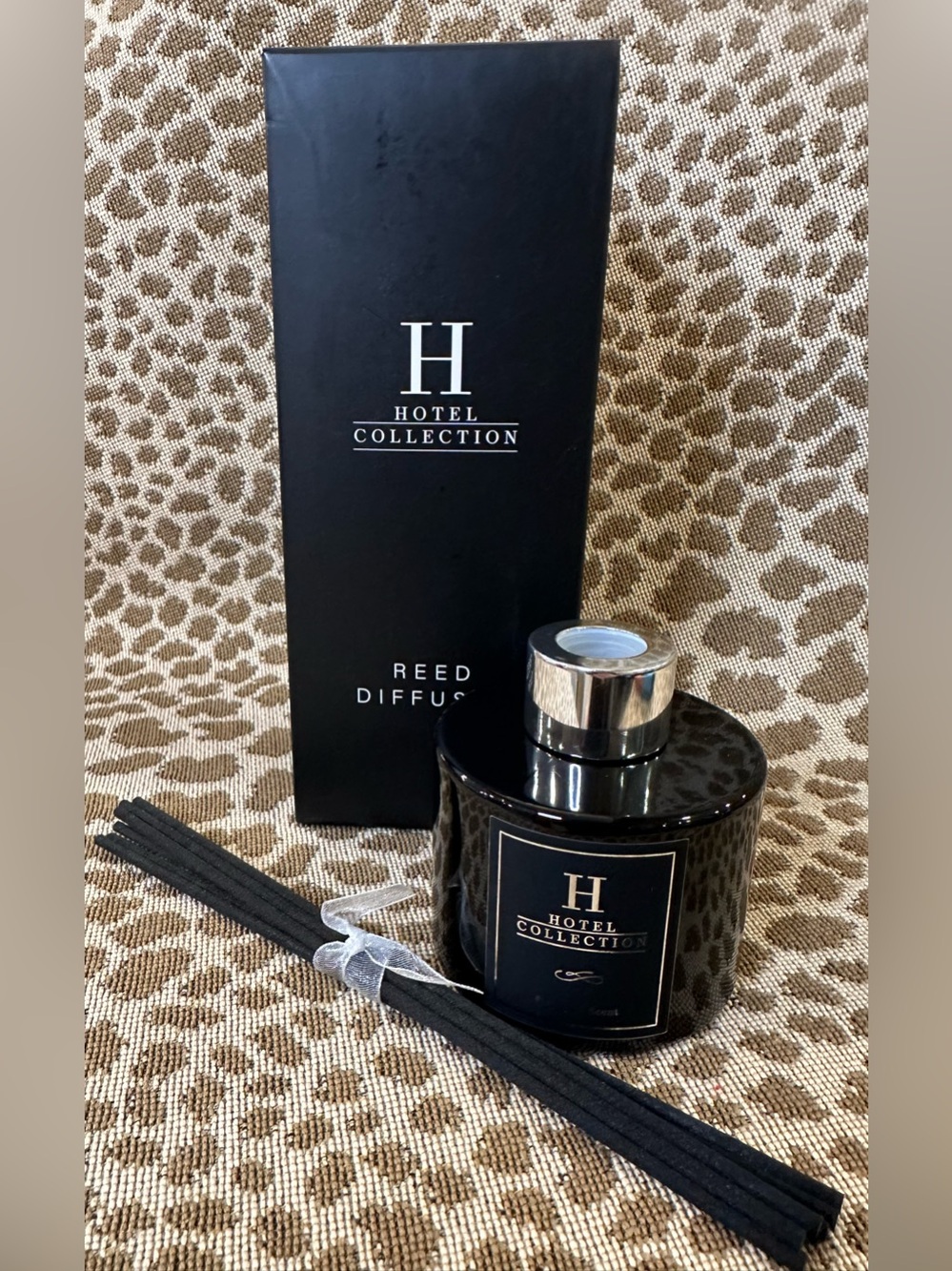New in box Hotel Collection Aroma 360 Reed Diffuser~Autumn Pine~$50 Retail